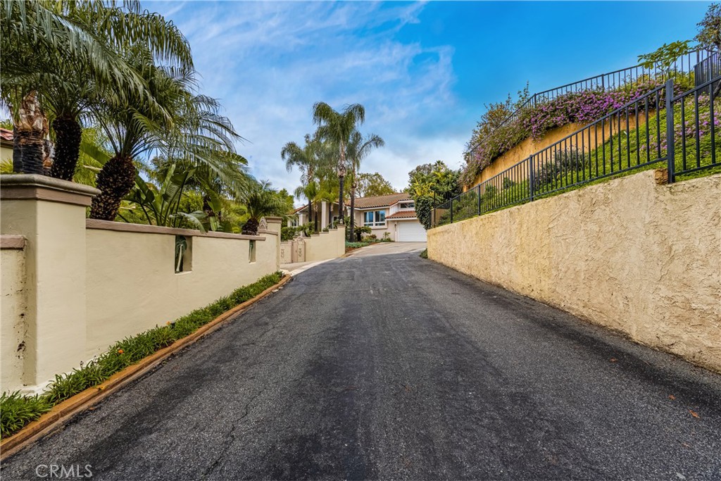 384 S Country Hill Road