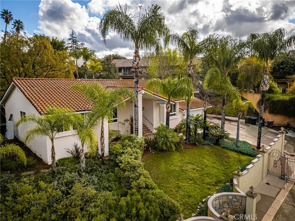 384 S Country Hill Road