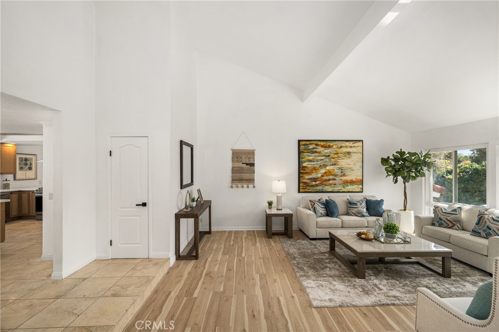 384 S Country Hill Road