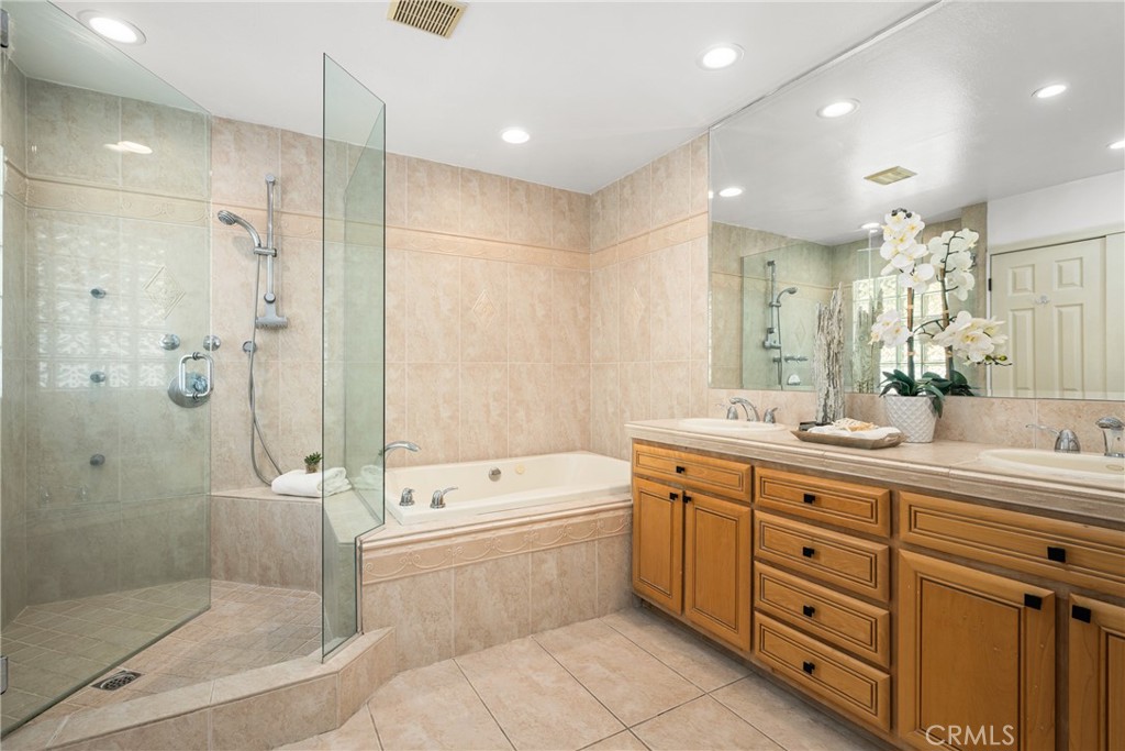 384 S Country Hill Road