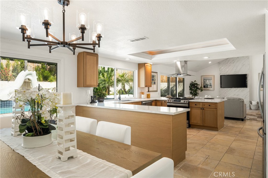 384 S Country Hill Road