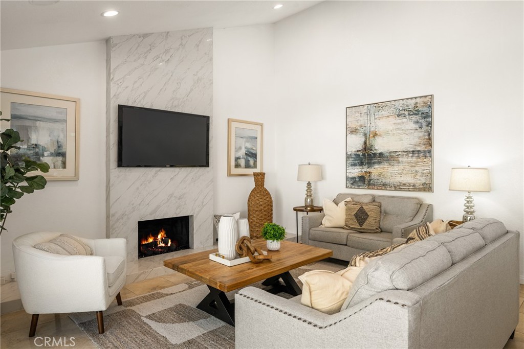 384 S Country Hill Road