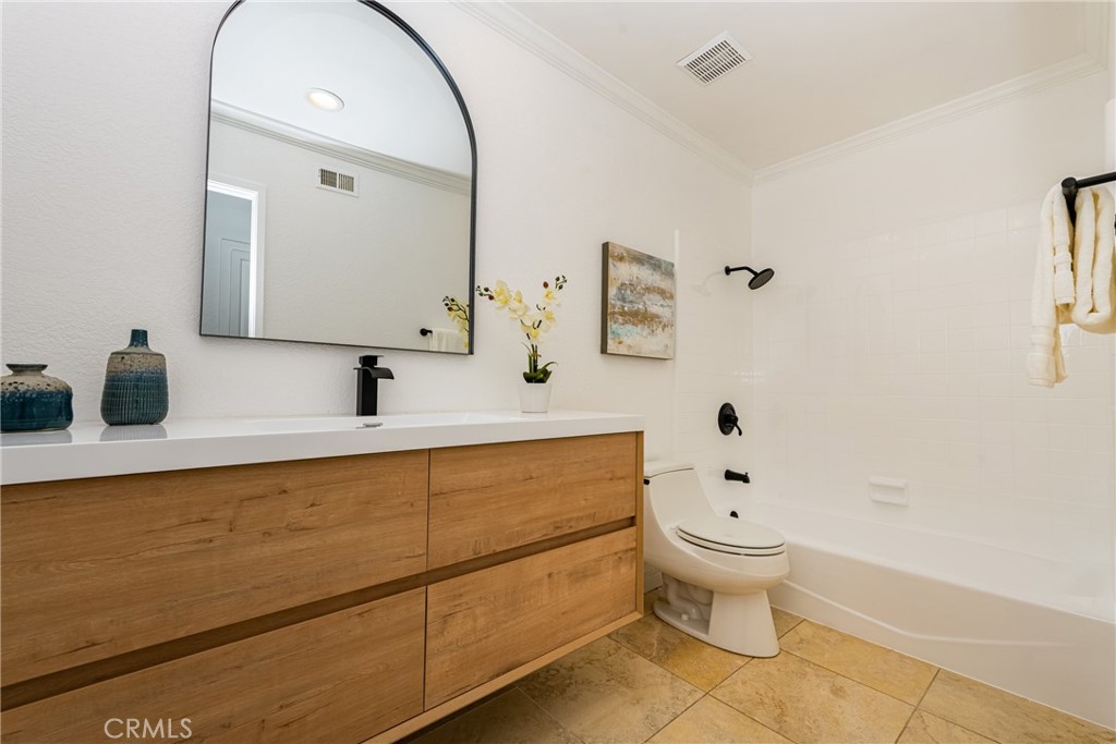 384 S Country Hill Road