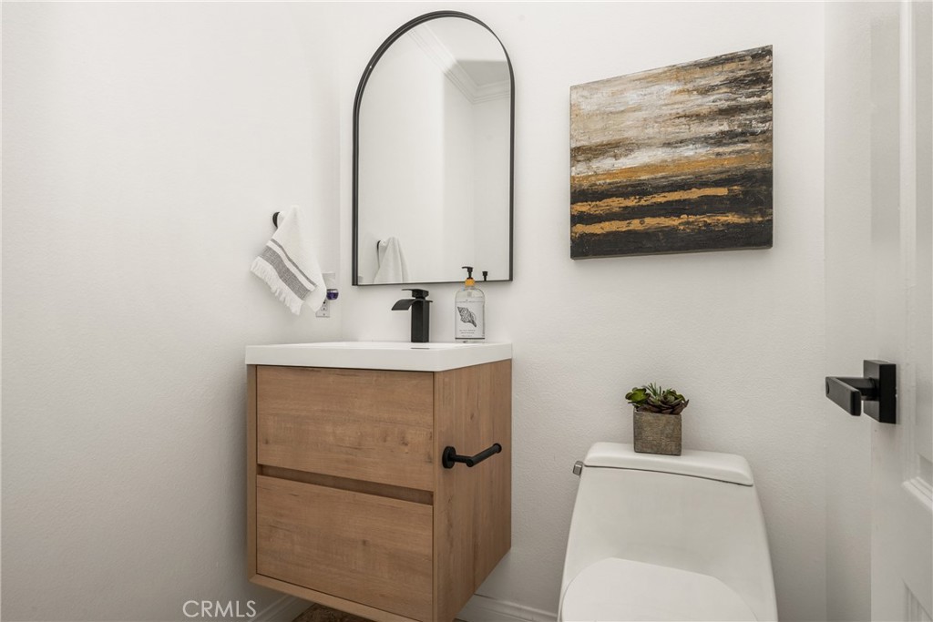 384 S Country Hill Road