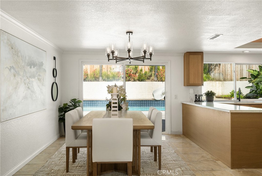 384 S Country Hill Road