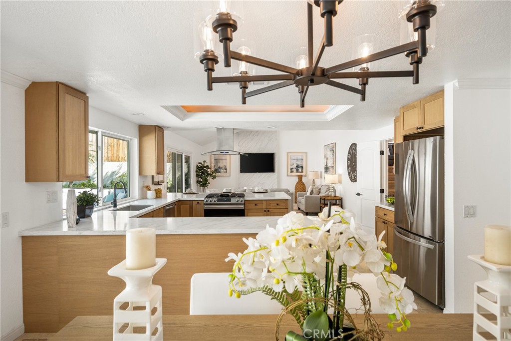 384 S Country Hill Road