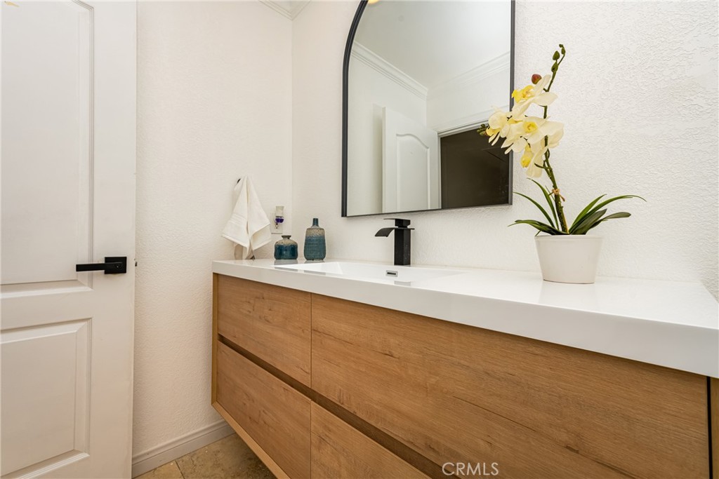 384 S Country Hill Road