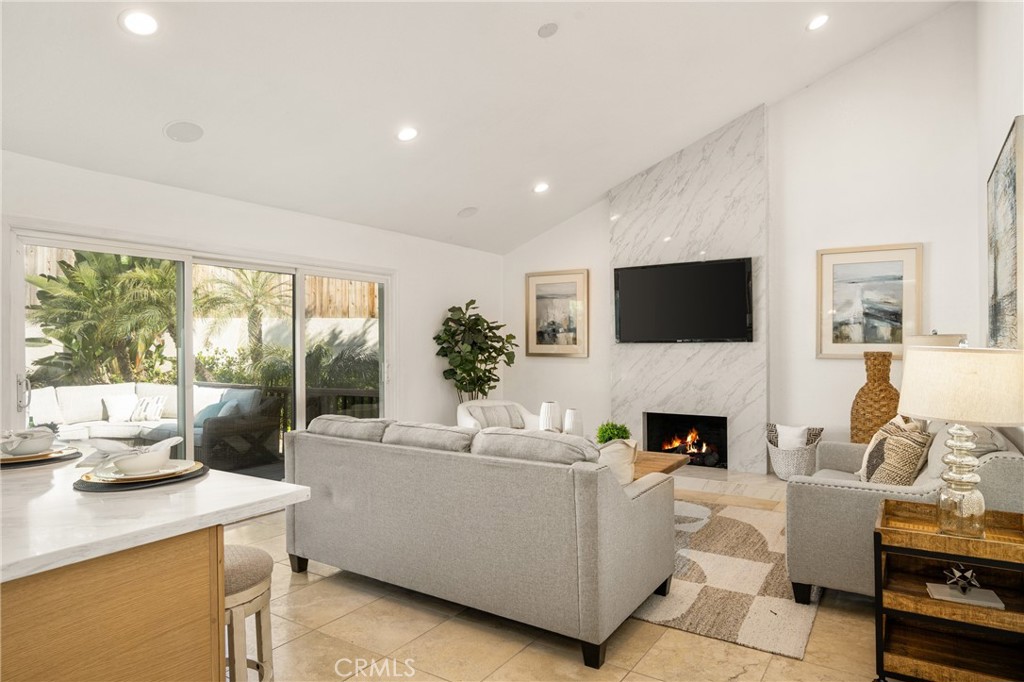 384 S Country Hill Road