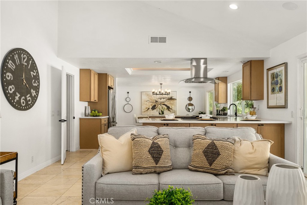 384 S Country Hill Road