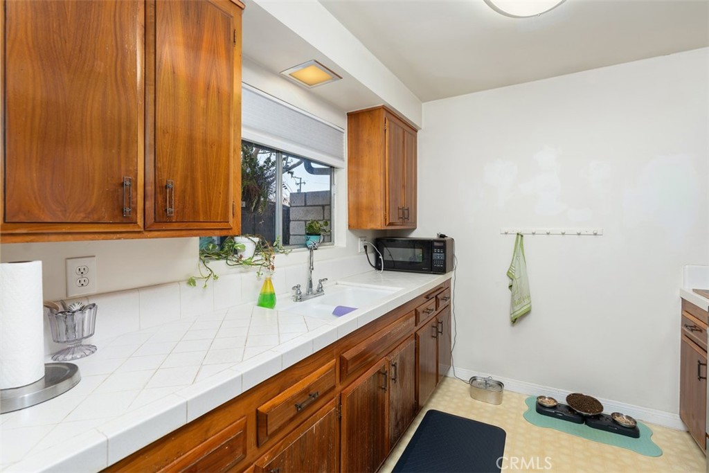 1107 W Memory Lane 14A