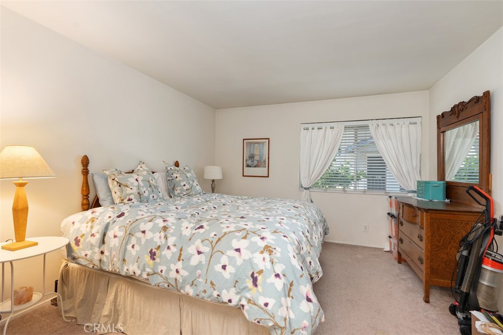 1107 W Memory Lane 14A