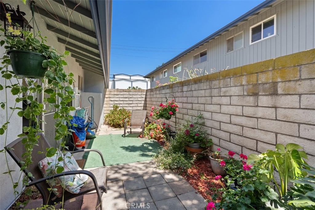 1107 W Memory Lane 14A