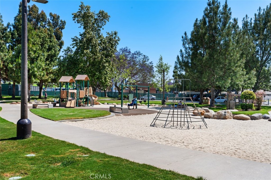 1107 W Memory Lane 14A