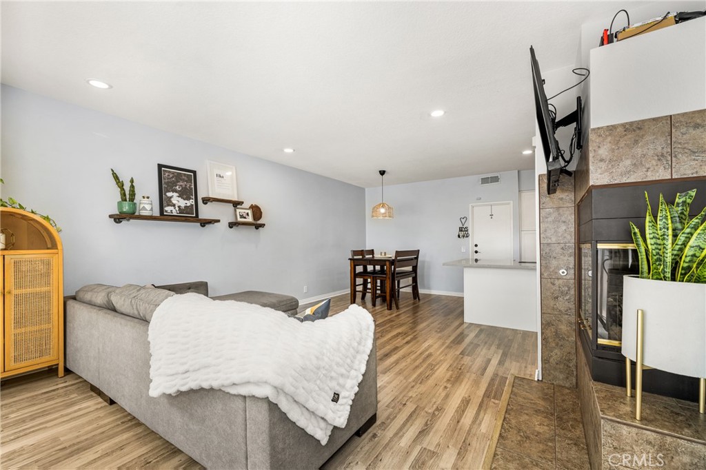 27524 Jasmine Avenue