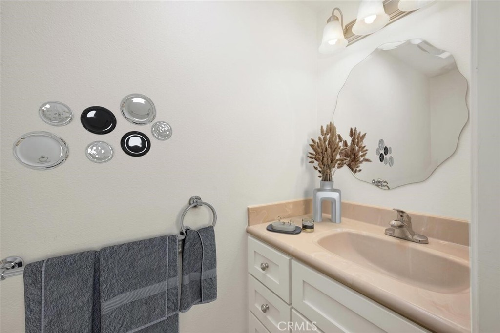 1381 141D M-6 Mayfield Road 141D