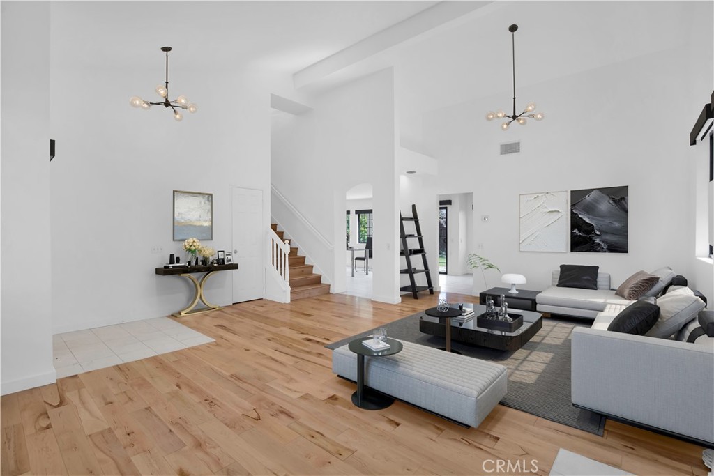 41158 Vincennes Court