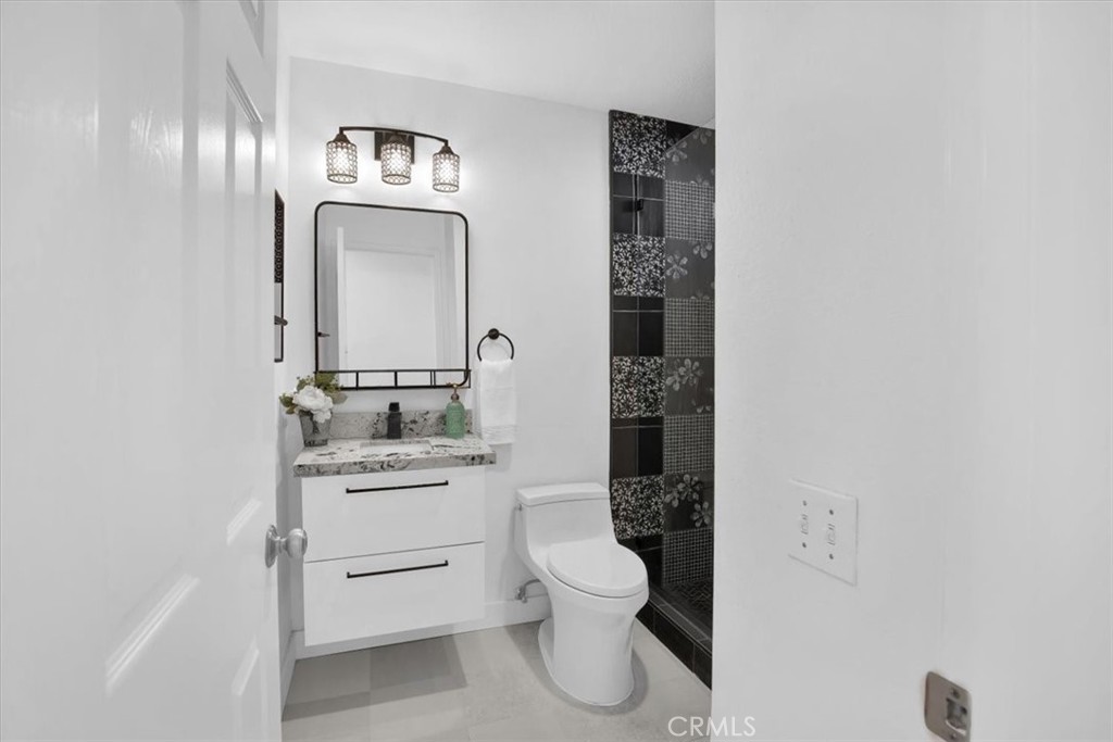 41158 Vincennes Court