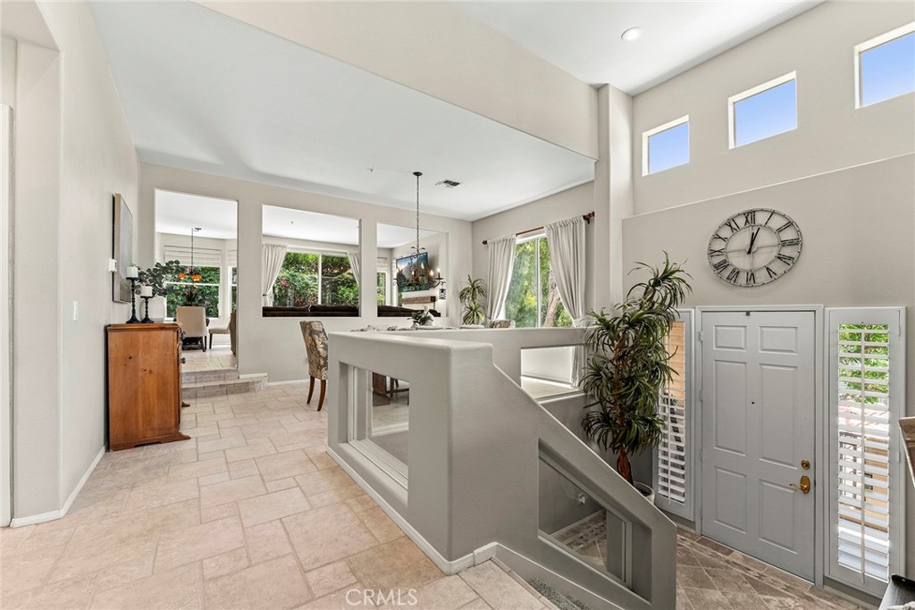 338 S San Vicente Lane