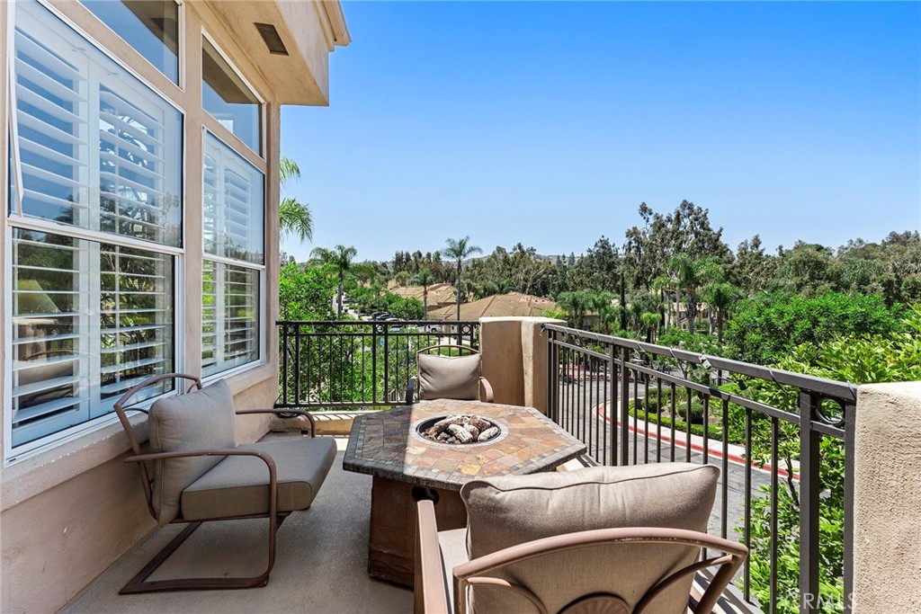 338 S San Vicente Lane