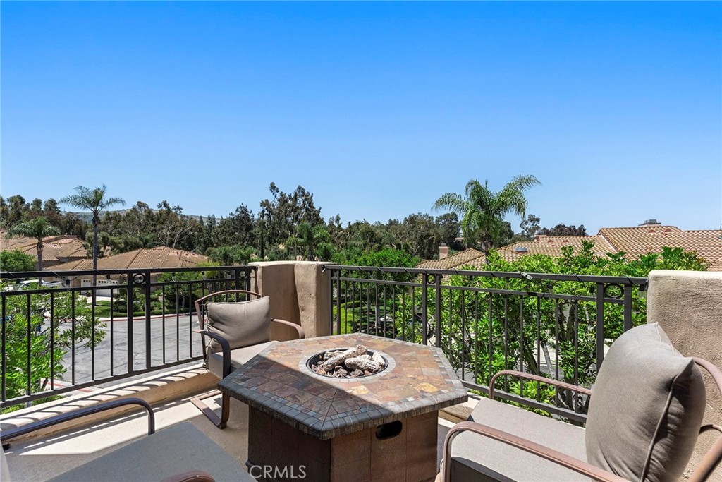 338 S San Vicente Lane