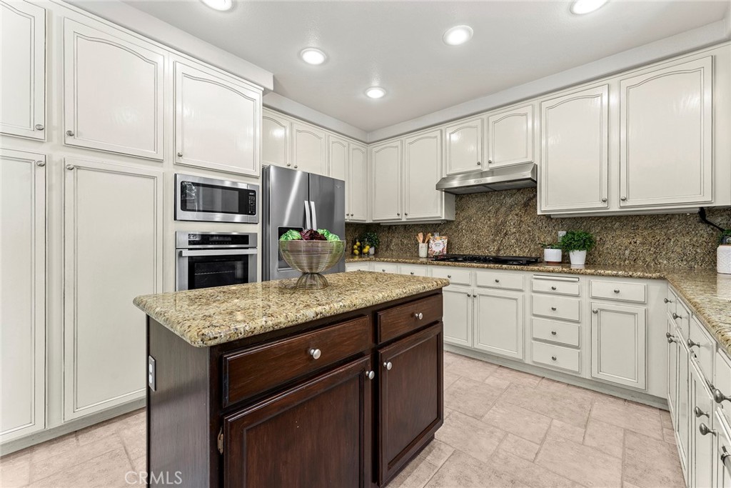 338 S San Vicente Lane