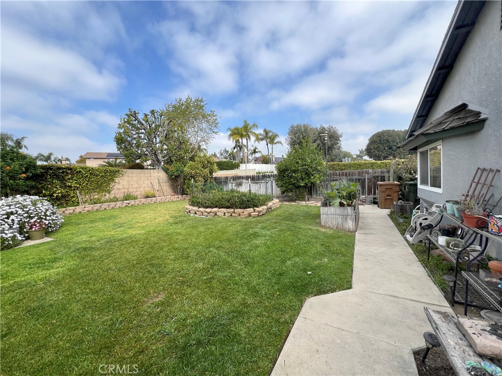 5851 Lynnbrook Plaza