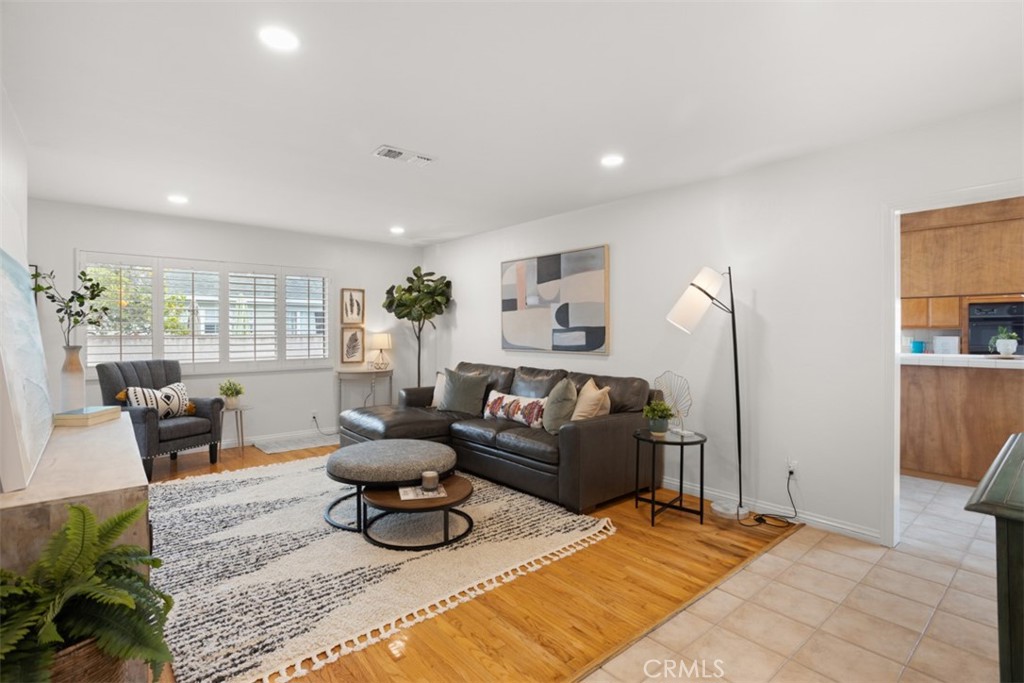 5321 E Walton Street