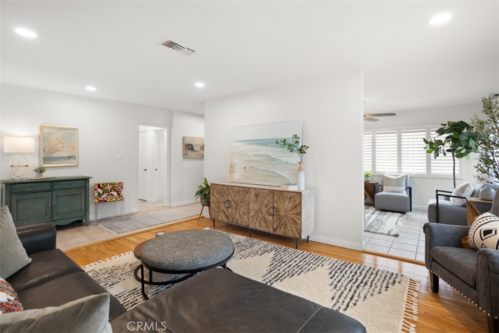 5321 E Walton Street