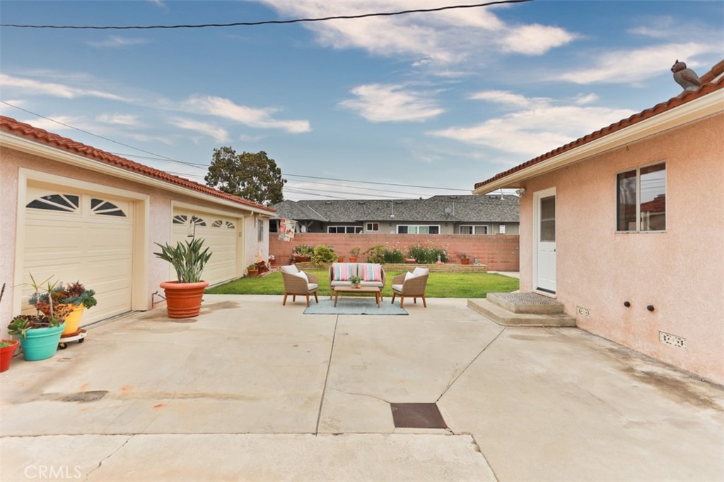 5321 E Walton Street