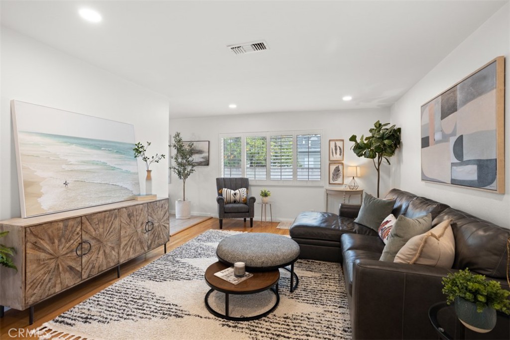 5321 E Walton Street