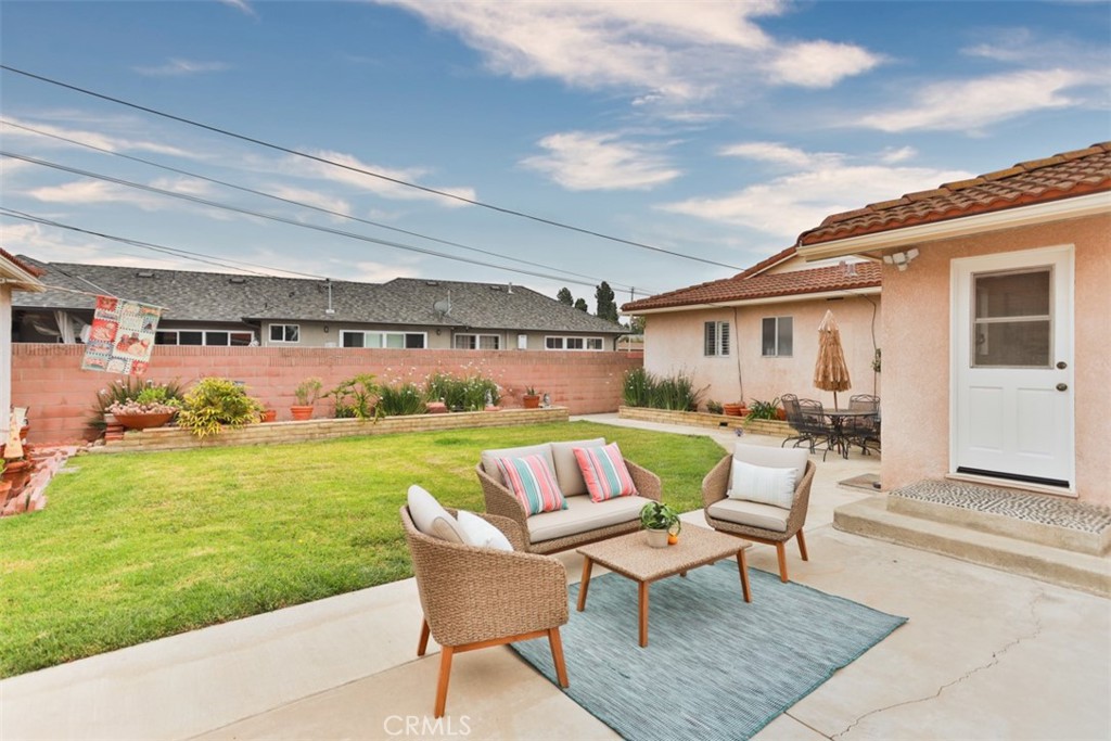 5321 E Walton Street