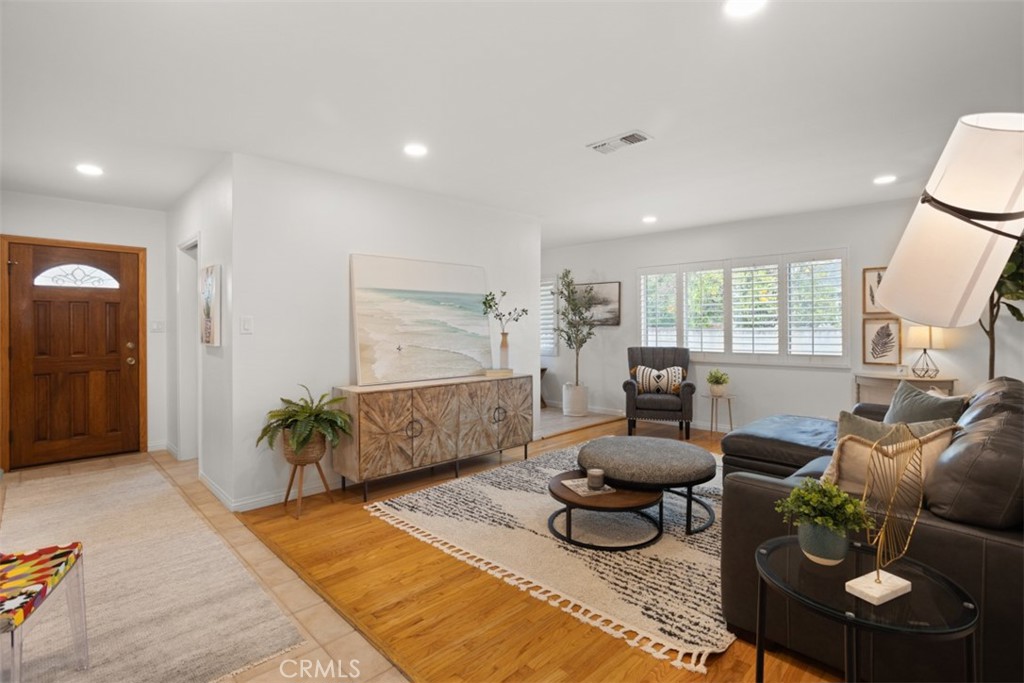 5321 E Walton Street