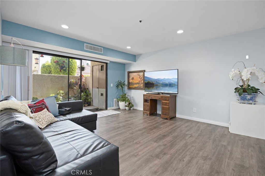 700 W 3rd Street A109