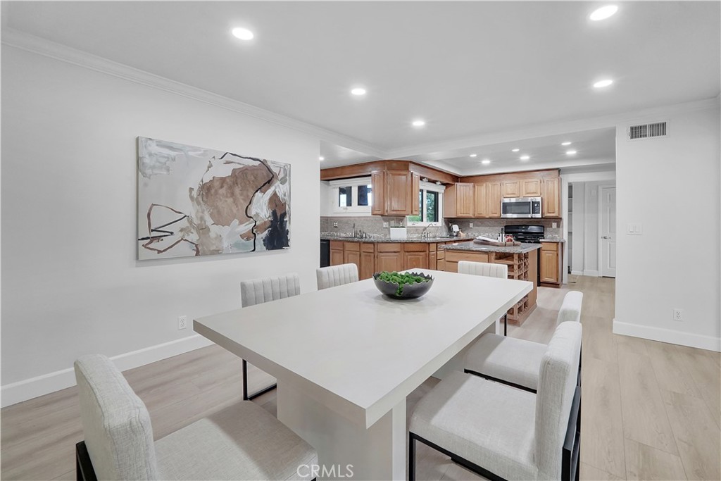 3545 E Austin Avenue