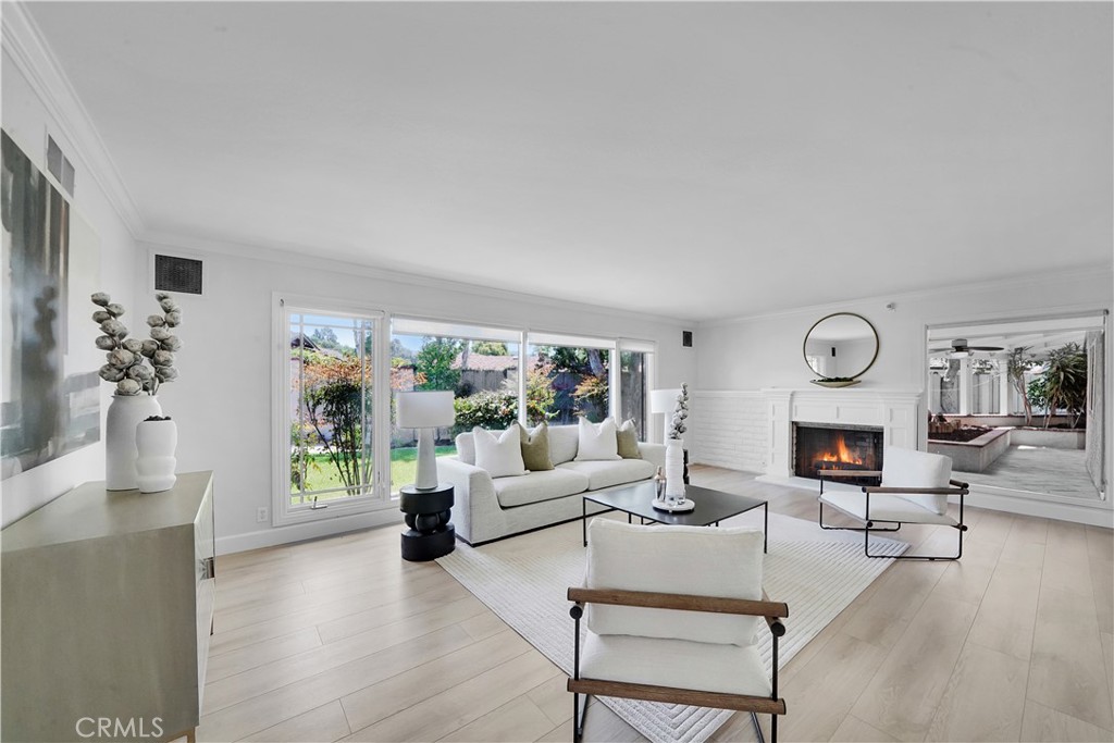 3545 E Austin Avenue