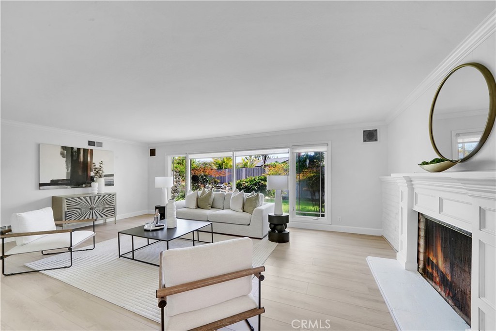 3545 E Austin Avenue