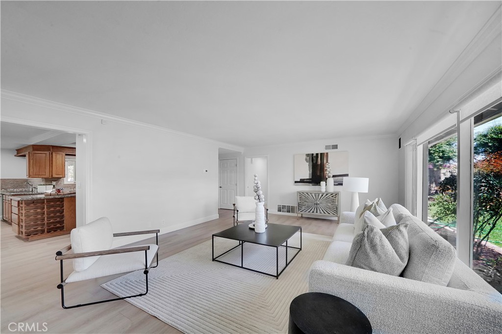 3545 E Austin Avenue