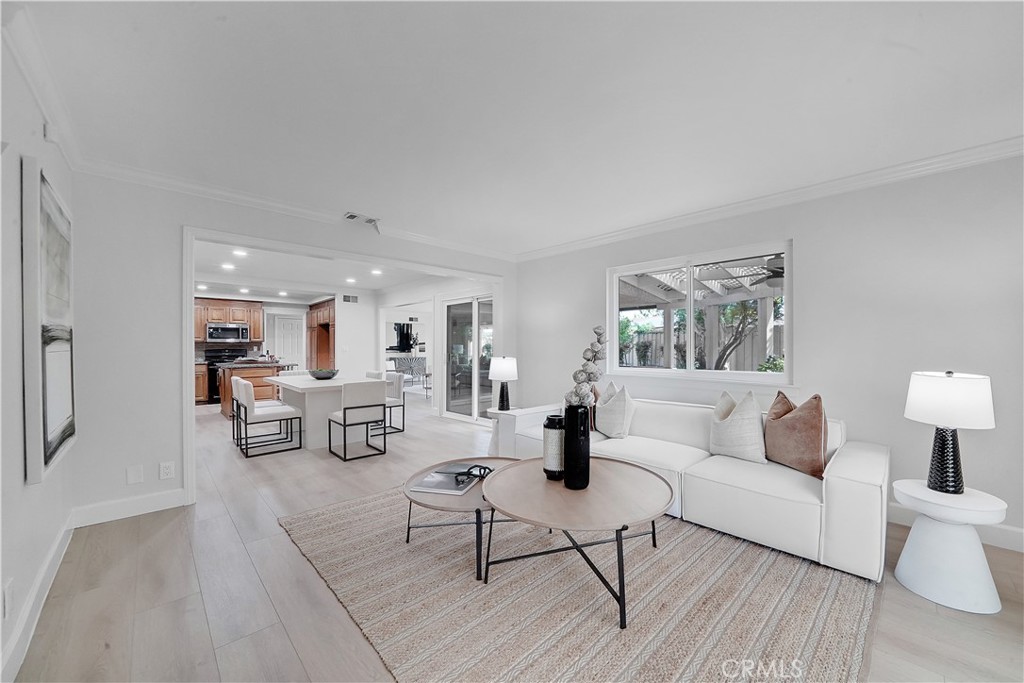 3545 E Austin Avenue