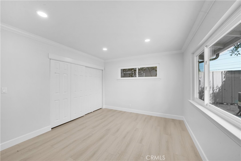 3545 E Austin Avenue