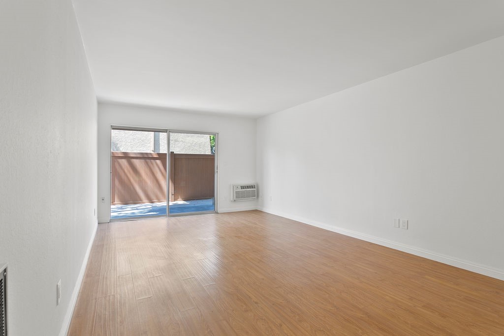 1010 W Macarthur Boulevard 49