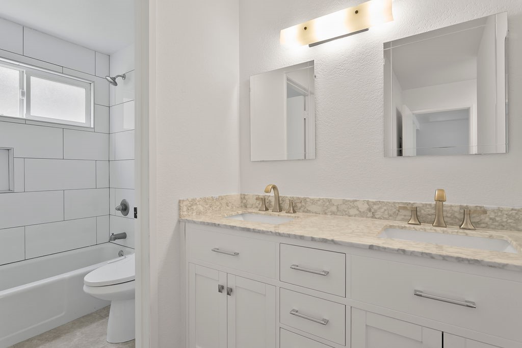 1010 W Macarthur Boulevard 49