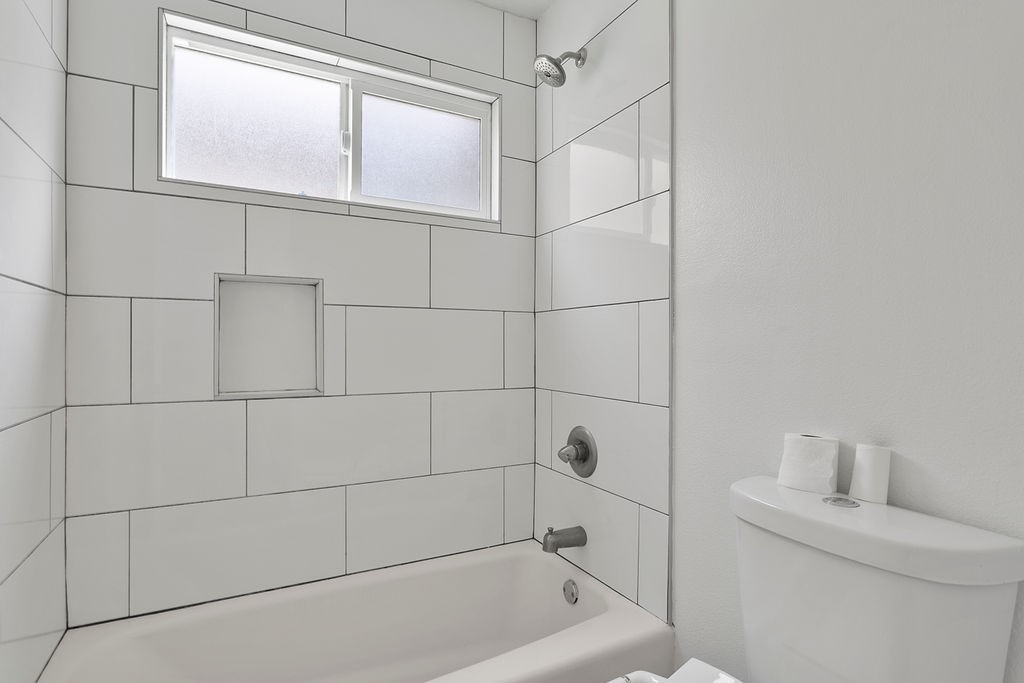 1010 W Macarthur Boulevard 49