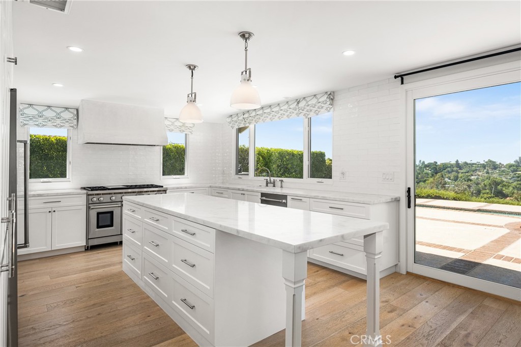 1802 Bridle Path Way