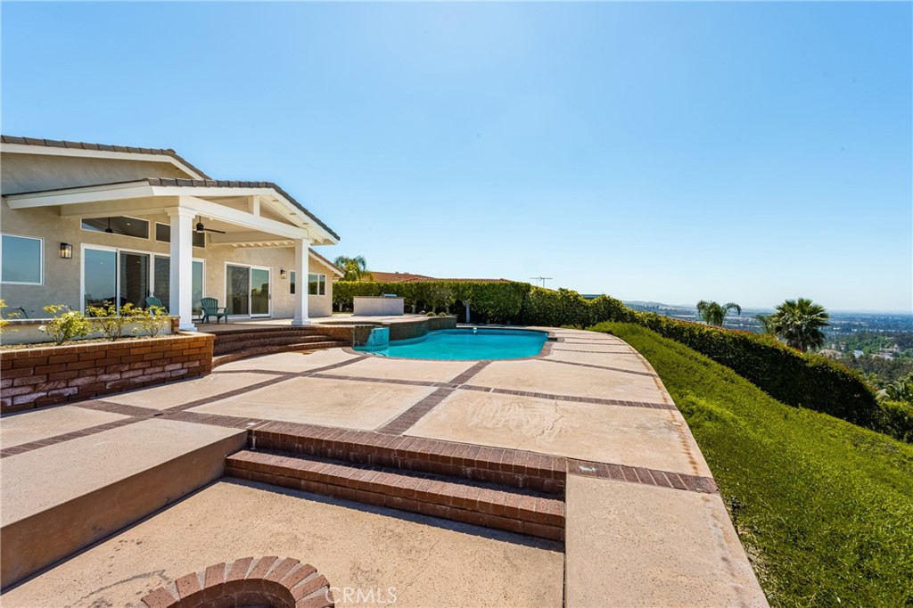 1802 Bridle Path Way