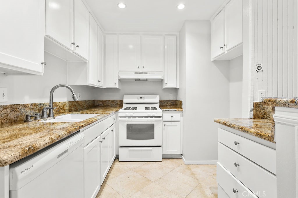 1101 W Macarthur Boulevard 181