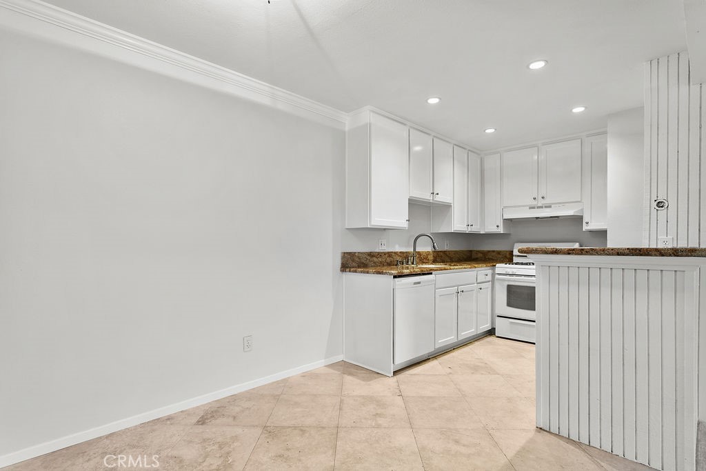 1101 W Macarthur Boulevard 181