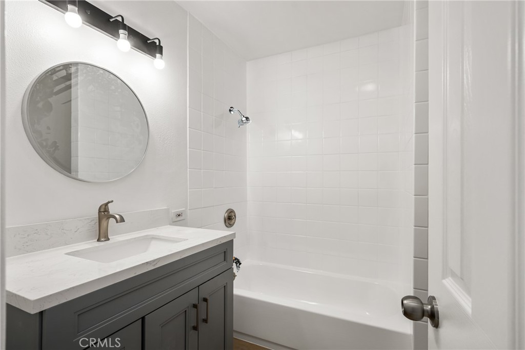 335 S Wayfield Street