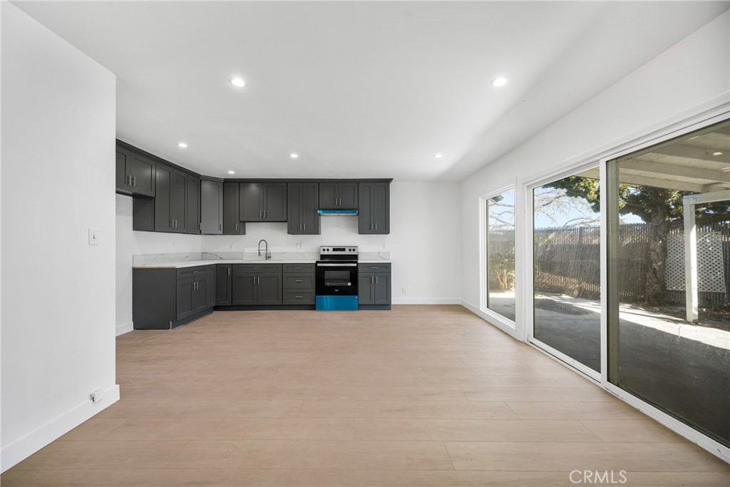 335 S Wayfield Street