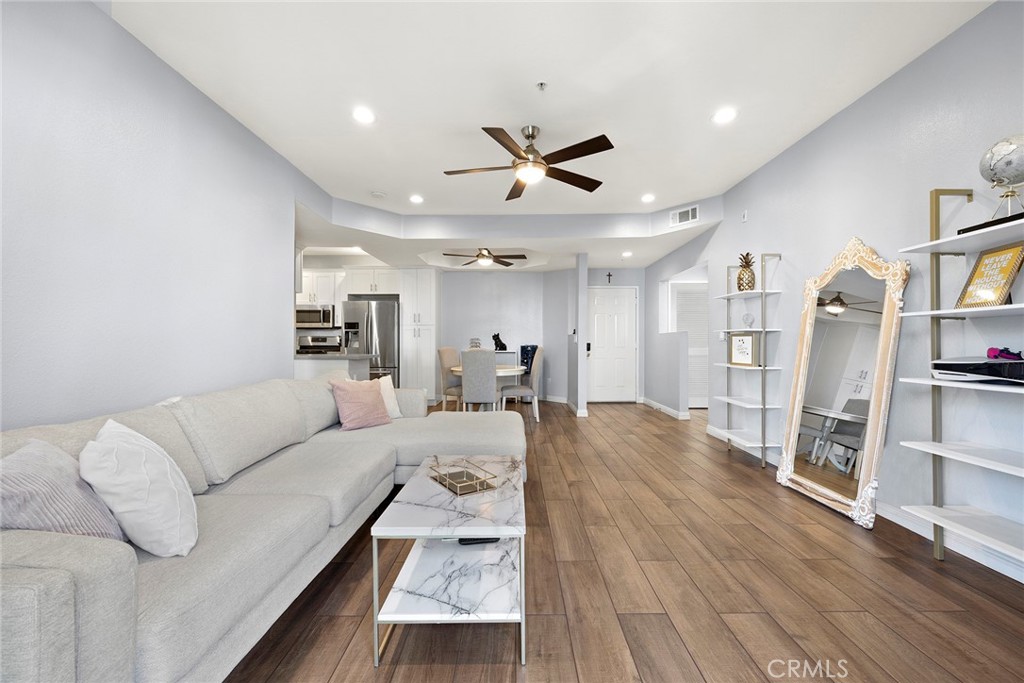 640 W 4th Street 310