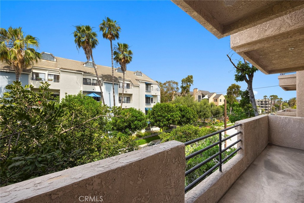 640 W 4th Street 310